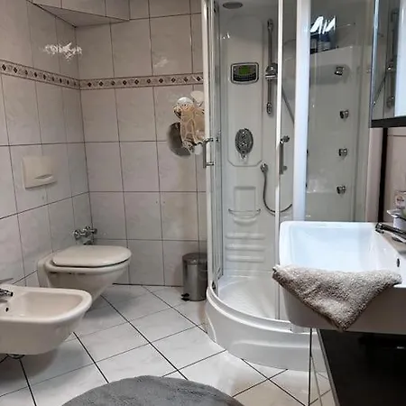 Moderne & Ruhige Messe-/ferienwohnung Nahe Dus Korschenbroich